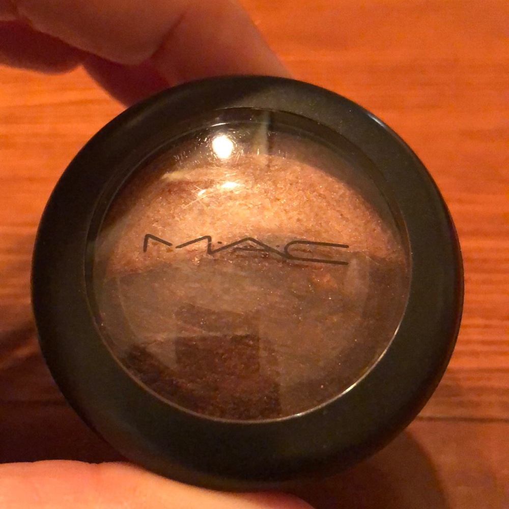 MAC Mineralize Eyeshadow in Play On Plums